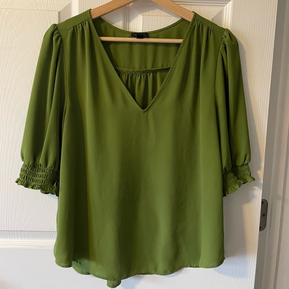 Ann Taylor Women’s Green Blouse